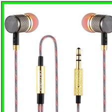 Tangle-Free Noise-Isolating Wired Earphones with Case