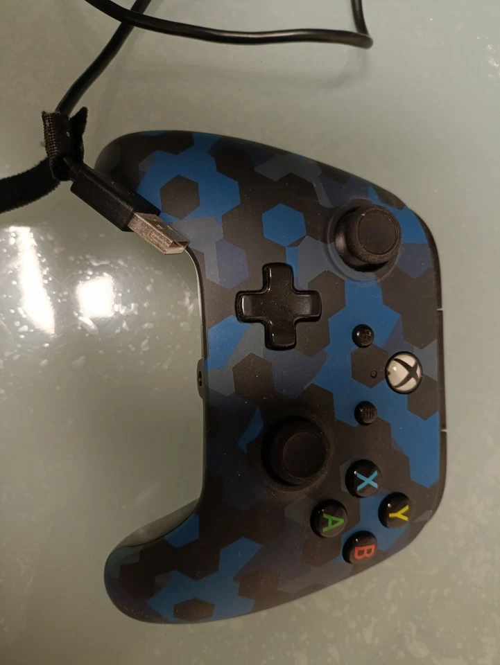 Microsoft Wireless Controller per Xbox Series X/S con Cavo USB-C - Carbon Black - Immagine 4 di 4