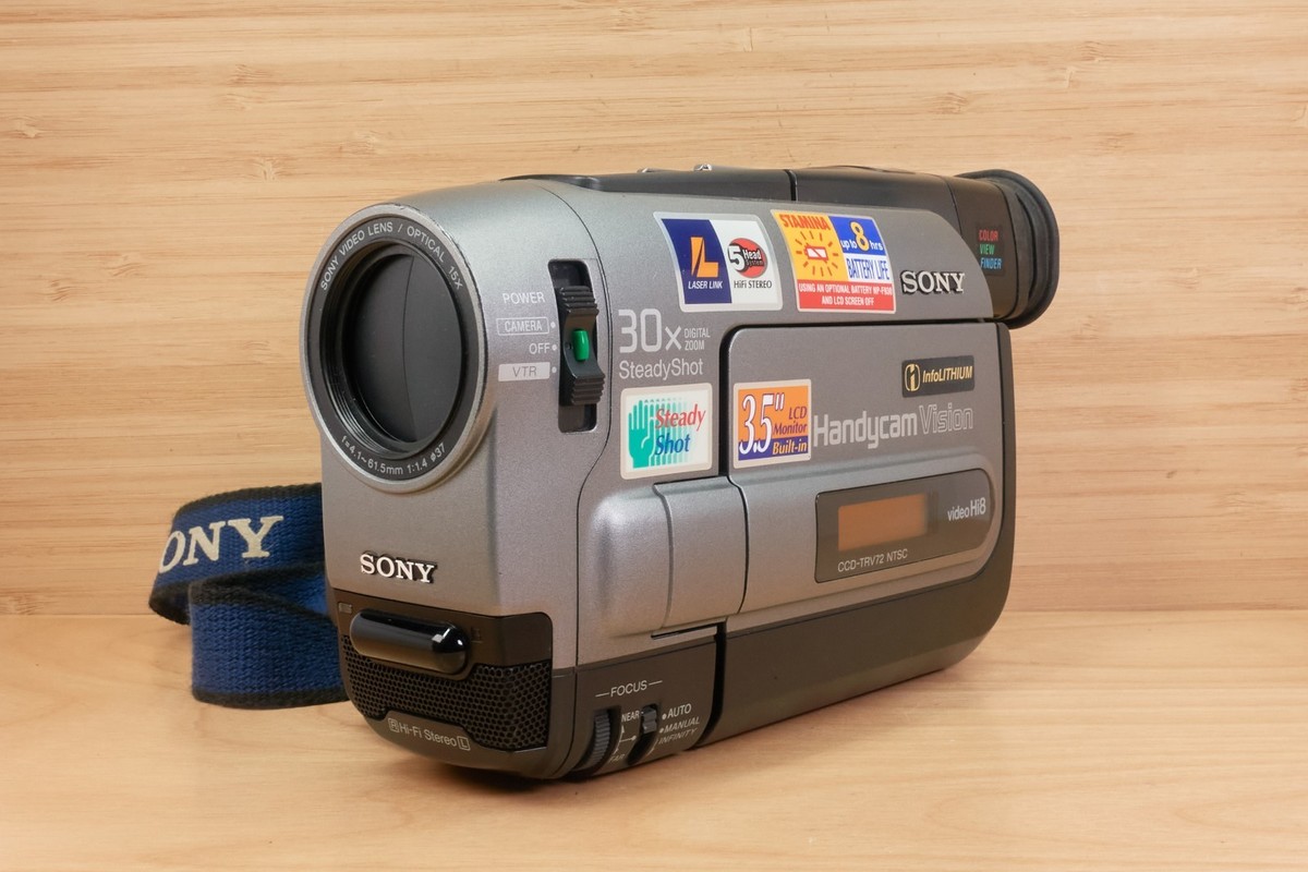 Sony Handycam CCD-TRV72 NTSC Video Hi8 Camcorder / Tested / Made