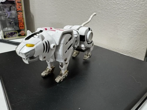 Vintage Power Rangers Wild Force Deluxe Megazord White Tiger Zord Figure