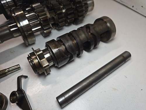 Suzuki GSF 650 Bandit K5/6/7 2005 - 2007 Gearbox Transmission - Picture 5 of 10
