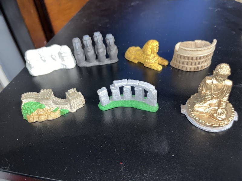 Lot(082)-  7pc Safari Ltd Wonders Of The World Miniatures