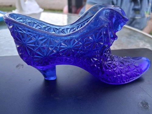 VINTAGE FENTON BLUE GLASS SLIPPER SHOE WITH BOW