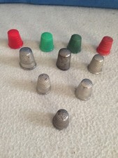 Alter Fingerhut, kleine Sammlung alter Fingerhüte