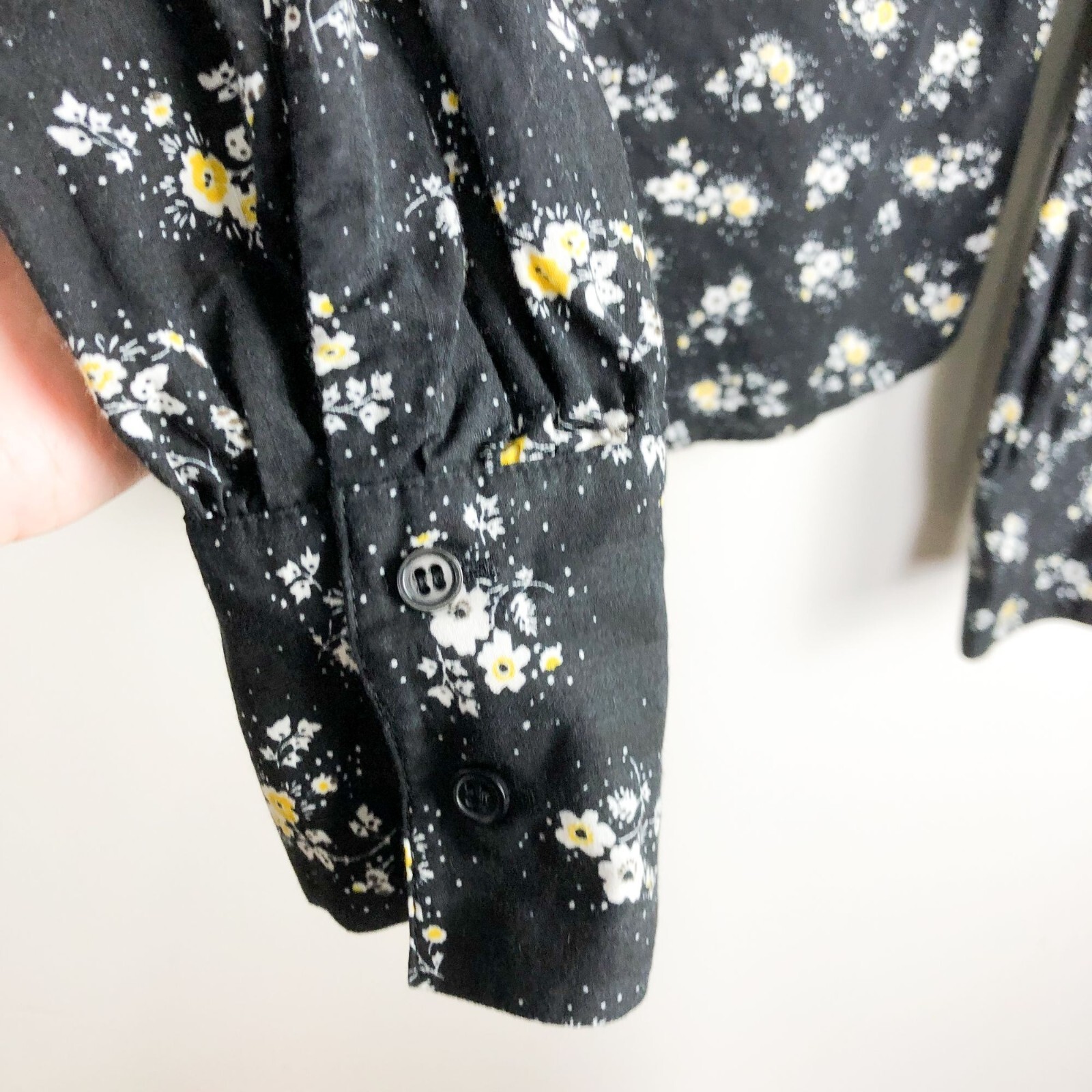ALTRA & Altre storie Stockholm Atelier camicetta floreale collo alto nero 4