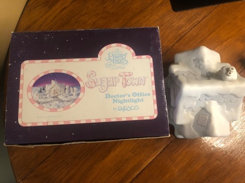 1994 Precious Moments Sugar Town DOCTORS OFFICE nightlight & Figurines - Picture 5 of 11