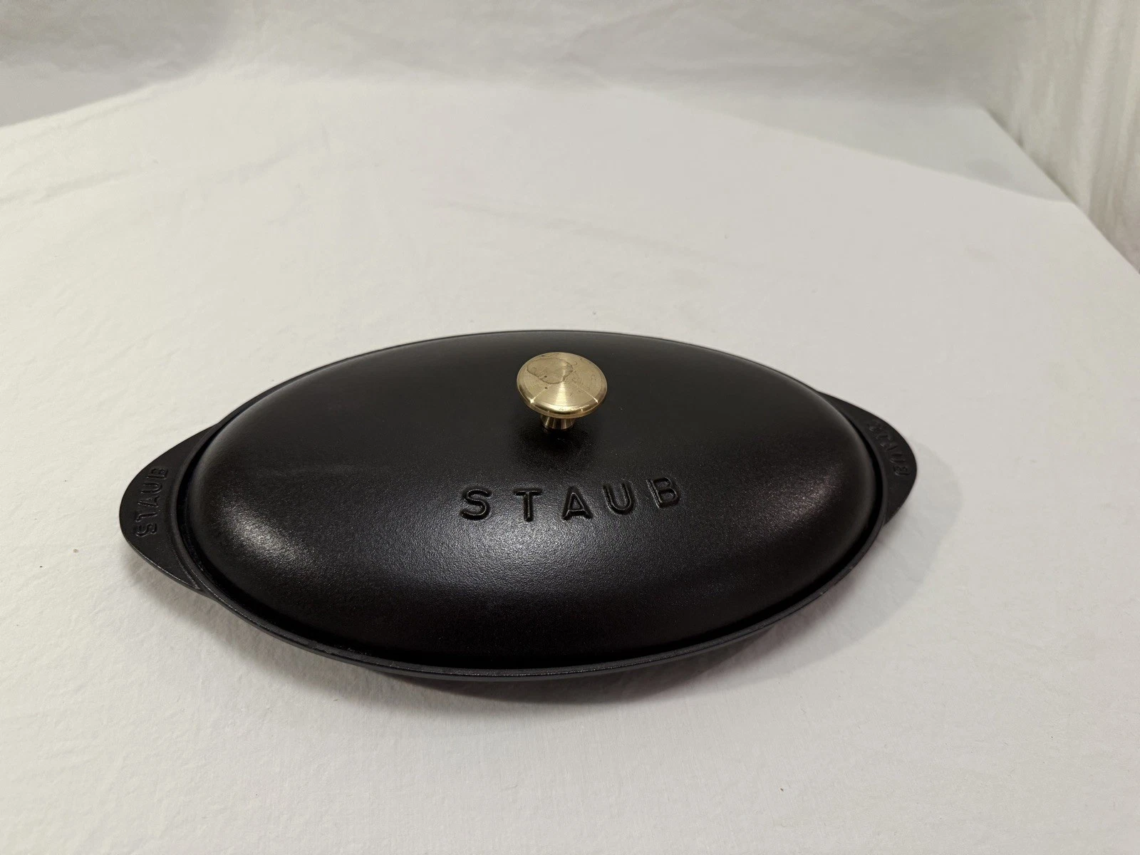 Staub Cast Iron 14.5-inch x 8-inch Covered Fish Pan - Never Used - Black #31