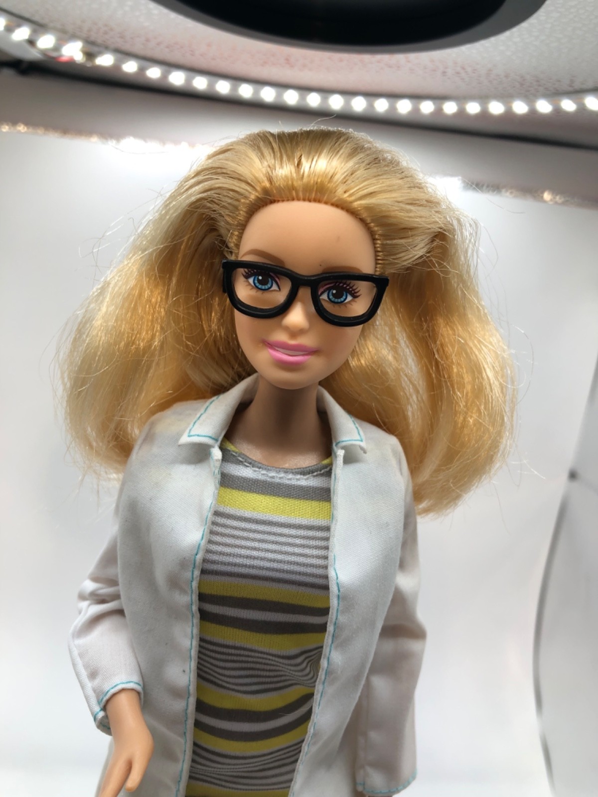 Barbie Careers Eye Doctor - Either came alone  or in a plays