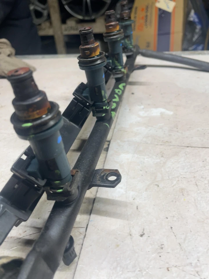 1999-2003 JAGUAR XJ8 Fuel Rail w/ Injector Complete With Injectors OEM Foto 4 de 4