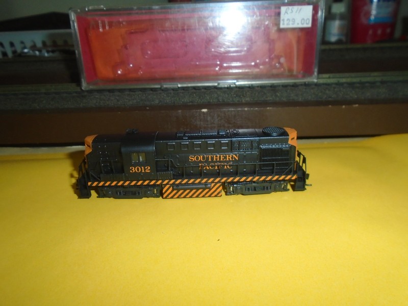 ATLAS POWERED CUSTOM PAINTED ALCO RS-11 DIESEL LOCOMOTIVE - SP #3012 N
