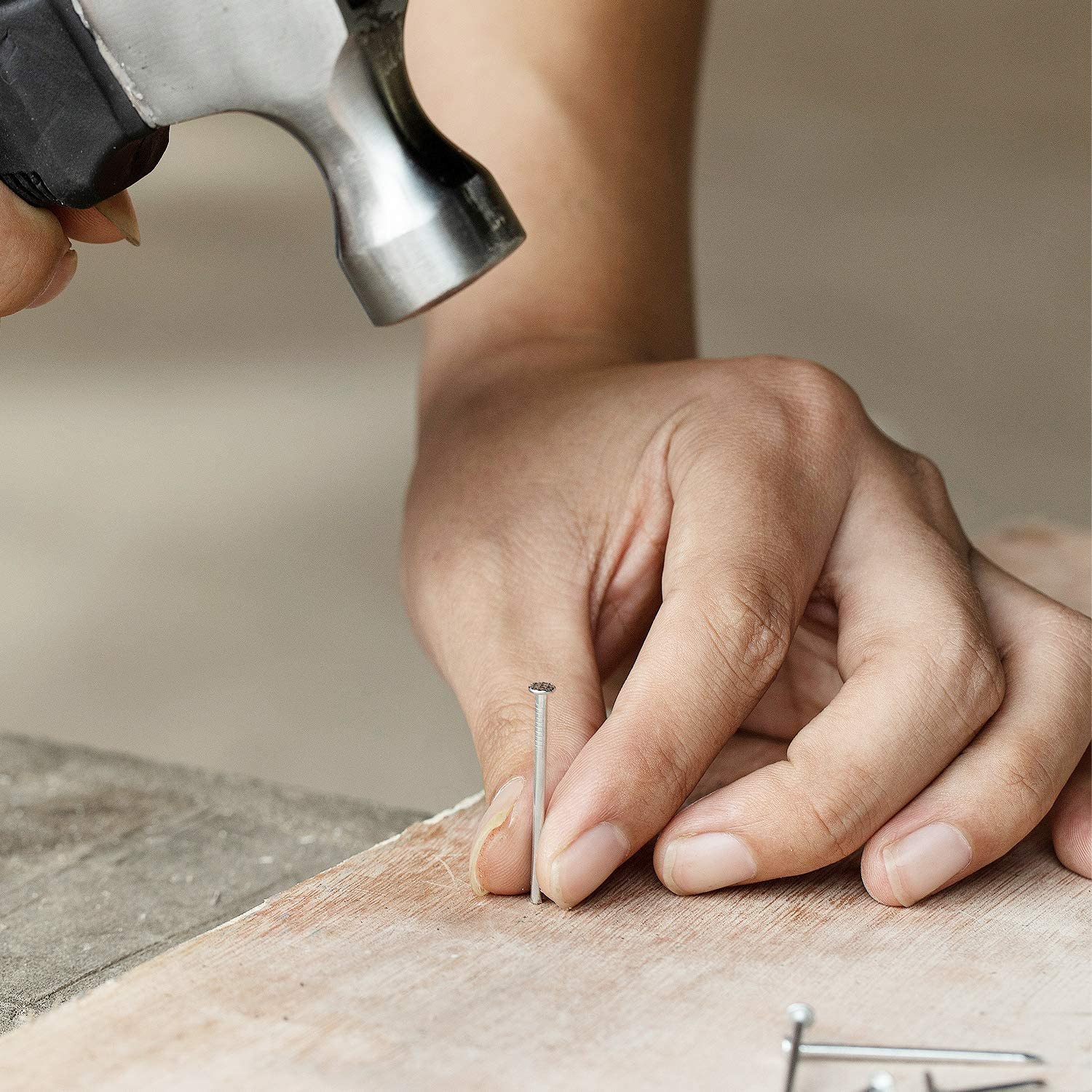 - Nail Assortment Kit, 600 Pcs, 4 Sizes, Silver, Small Nails for Hanging Picture