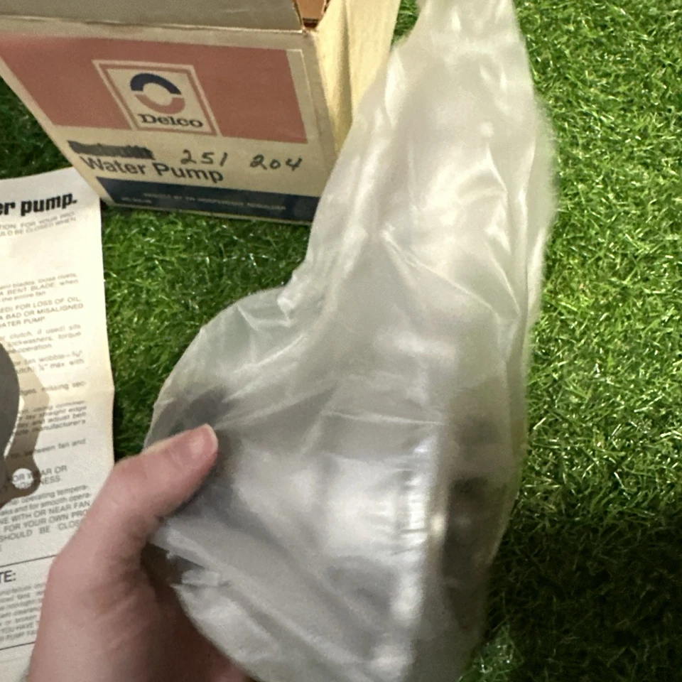 NOS delco water pump 251-204 Foto 4 de 4