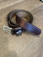 DUCKS UNLIMITED Brown Oil Tanned Harness Leather Belt Size 42 Duck NWOT