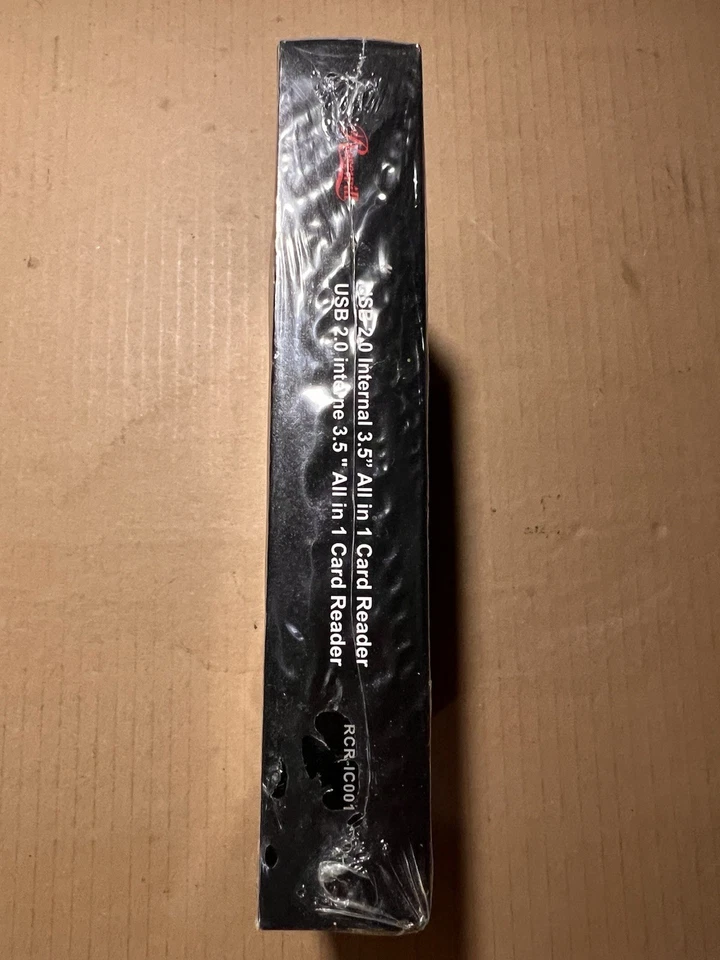 ROSEWILL USB 2.0 3.5" Internal All-in-One Card Reader - Image 4 of 4