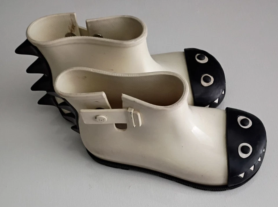 Mini Melissa Rain Monster Botas Niña Zapatos Talla 11 Blanco y Negro/Marfil Foto 2 de 4