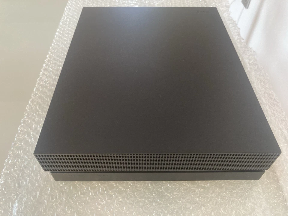 Microsoft Xbox One X -  Consola Negra 1TB Disco SSD Modelo 1787 - Imagen 2 de 4