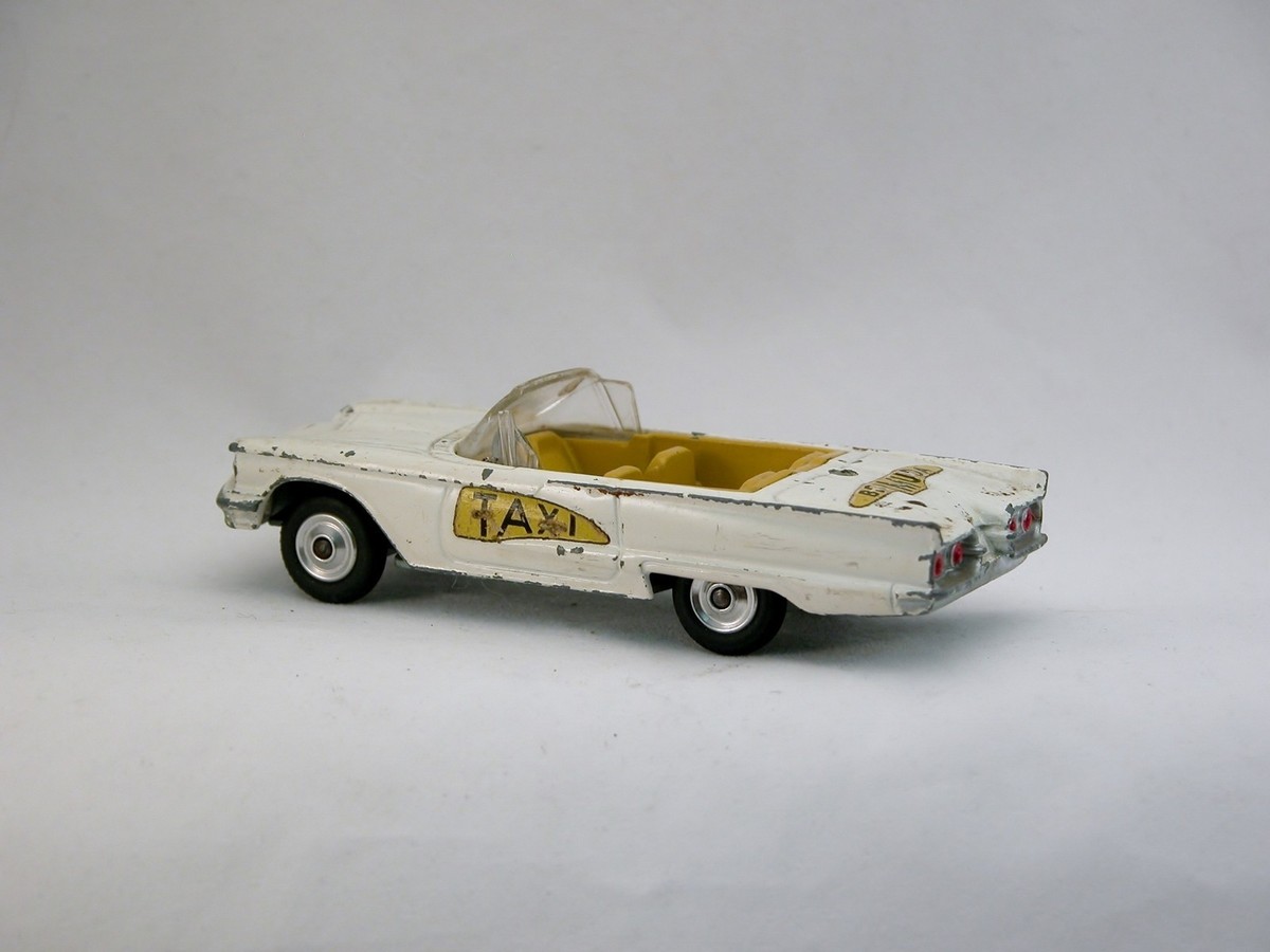 【SALE】 CORGI No.430 FORD BERMUDA TAXI Vectis Auctions | Corgi No.430 Ford Thunderbird 'Bermuda Taxi