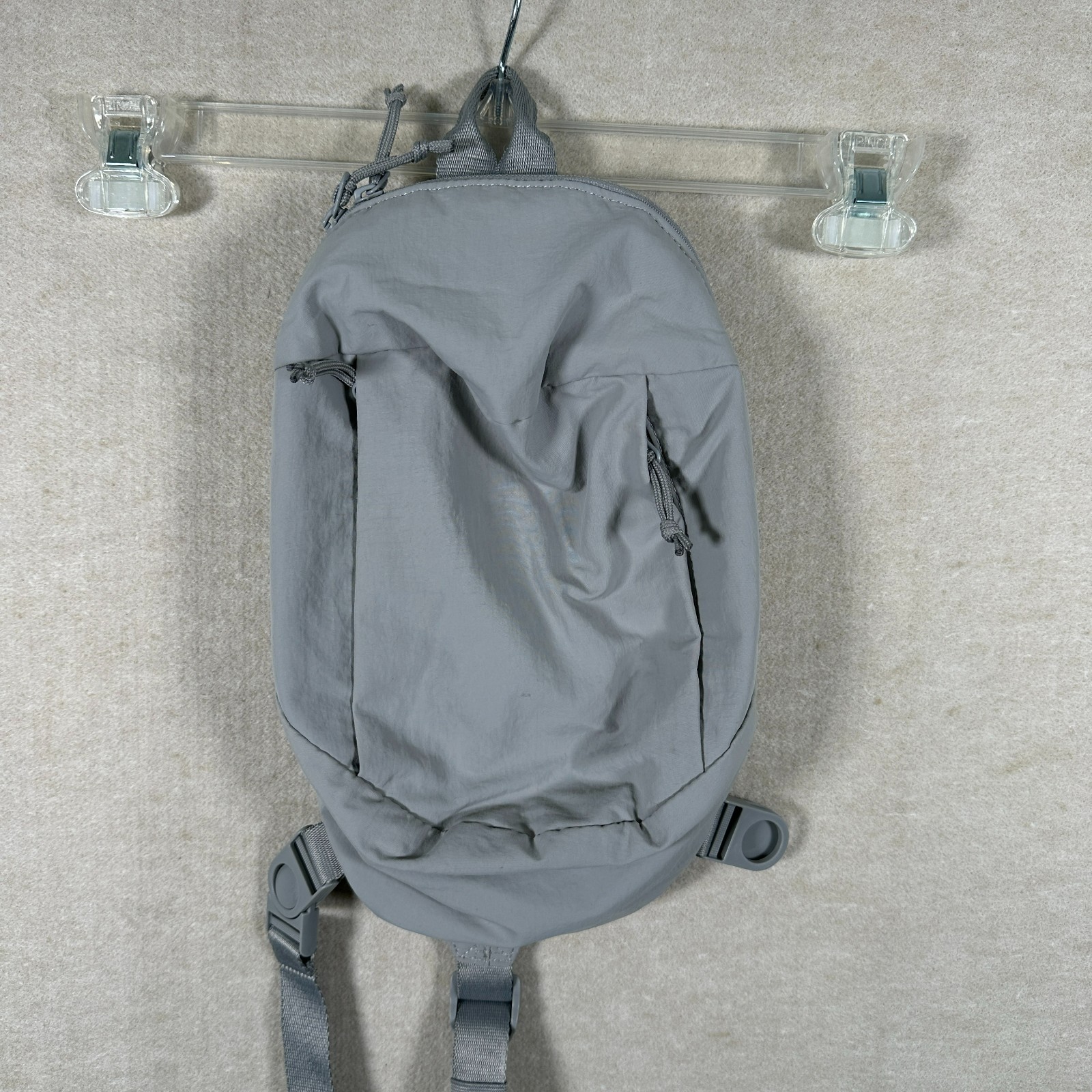 Uniqlo Crossbody Bag UNISEX Light Gray Color Streetwear Basic Travel Essential