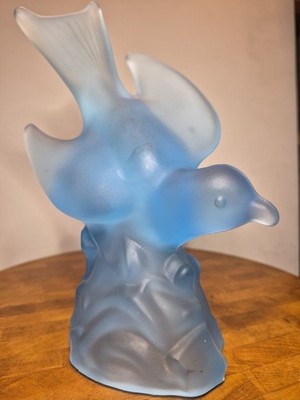 Vintage L.E. Smith Frosted Glass Blue Bird