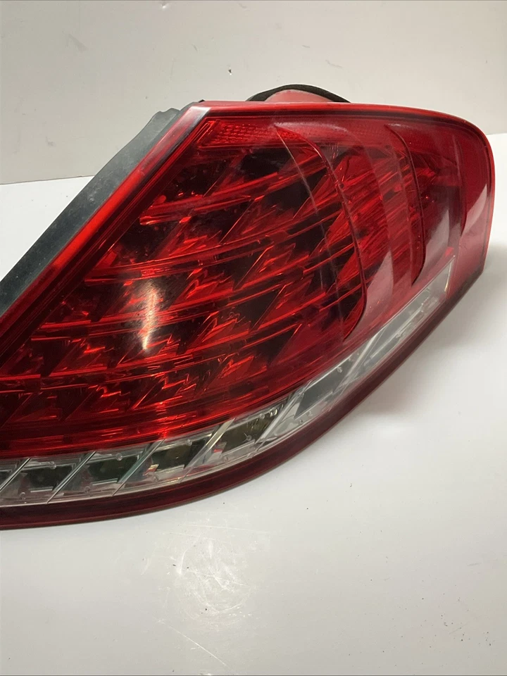 Luz trasera exterior izquierda lado conductor BMW 650i E63 E64 2008-2010 OEM 7 177 070 Foto 4 de 4