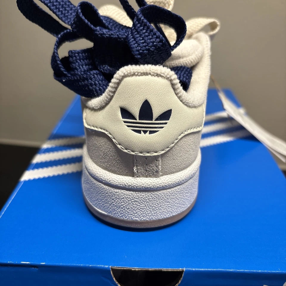 全新 Adidas Campus 00s 绒面革鞋面和橡胶鞋底运动鞋 — 第 4/4 张图片