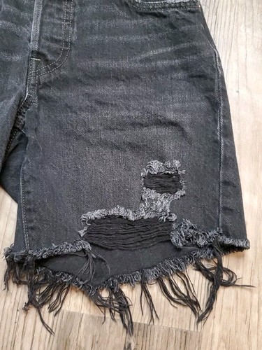 Levi's 501 Bermuda Shorts Distressed Button Fly Black 100% Cotton Juniors 24" - Picture 11 of 17
