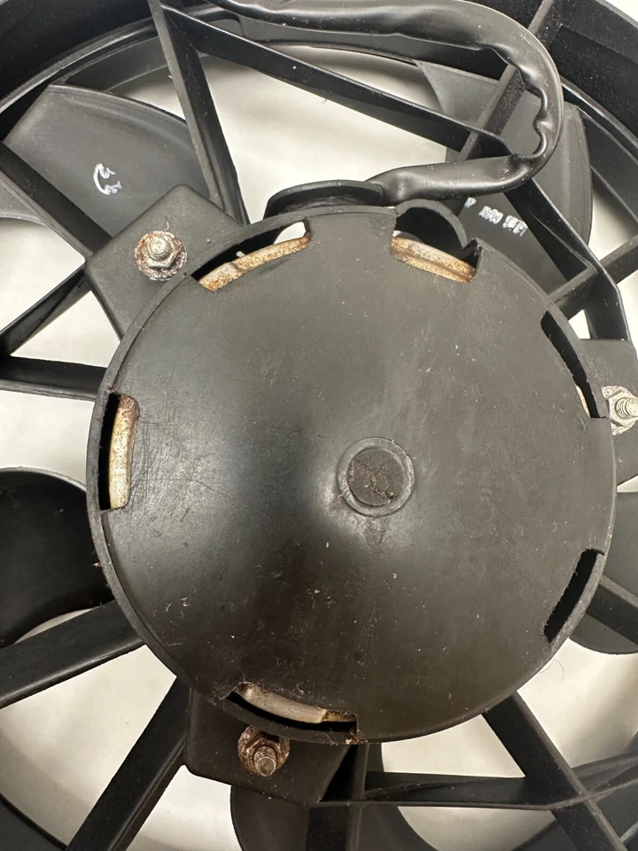 Continental Radiator Cooling Fan Assembly For 2000-2002 Ford Focus 2.0L FA70589 - Image 2 of 4