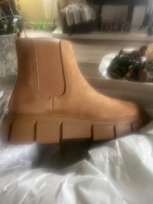 chunky chelsea boots women