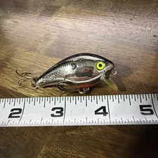 Mann’s Manns 1- Baby 1 Minus 3/8oz Chrome Black Dot Double Stamp Lure P04