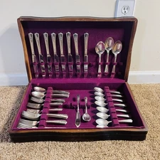 51 Piece Vtg Harmony House Plate AA+ Silverplate Maytime Pattern 1944 With CASE