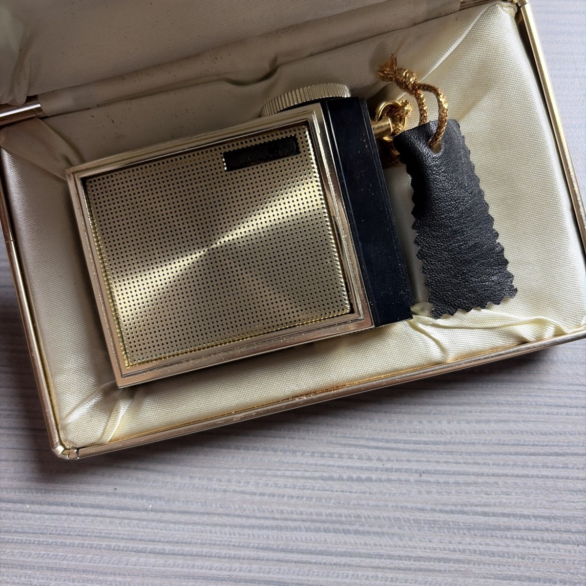 SONY 1R-81 MICRO TRANSISTOR RADIO 1965 1966 60s With CASE LEATHER