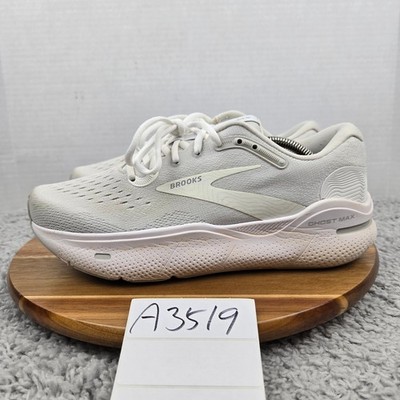 Brooks Womens 10D Wide Ghost Max White Athletic Comfort Gym Road Running Shoe