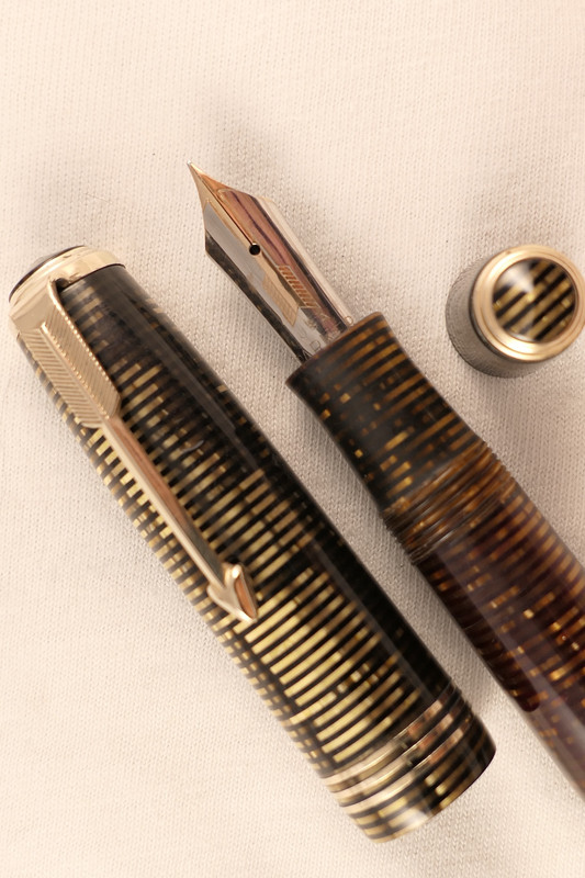 VINTAGE 1936 PARKER VACUMATIC  OVERSIZE FOUNTAIN PEN ~ DOUBLE STRIPED JEWELS