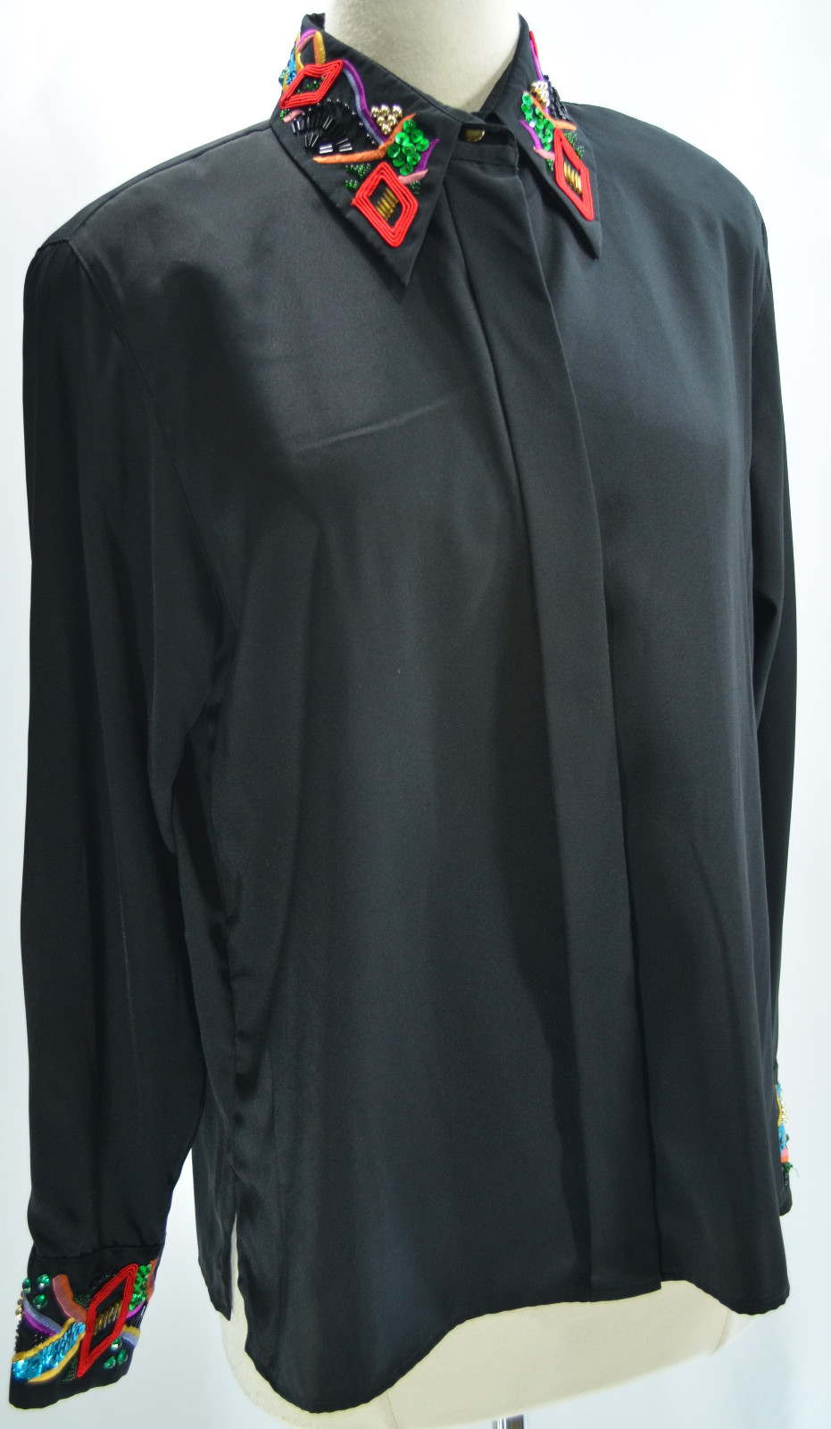 SAINT LAURENT Camicia blusa vintage Yves Saint Clair NUOVA perline ricamata colorata top bottone 12