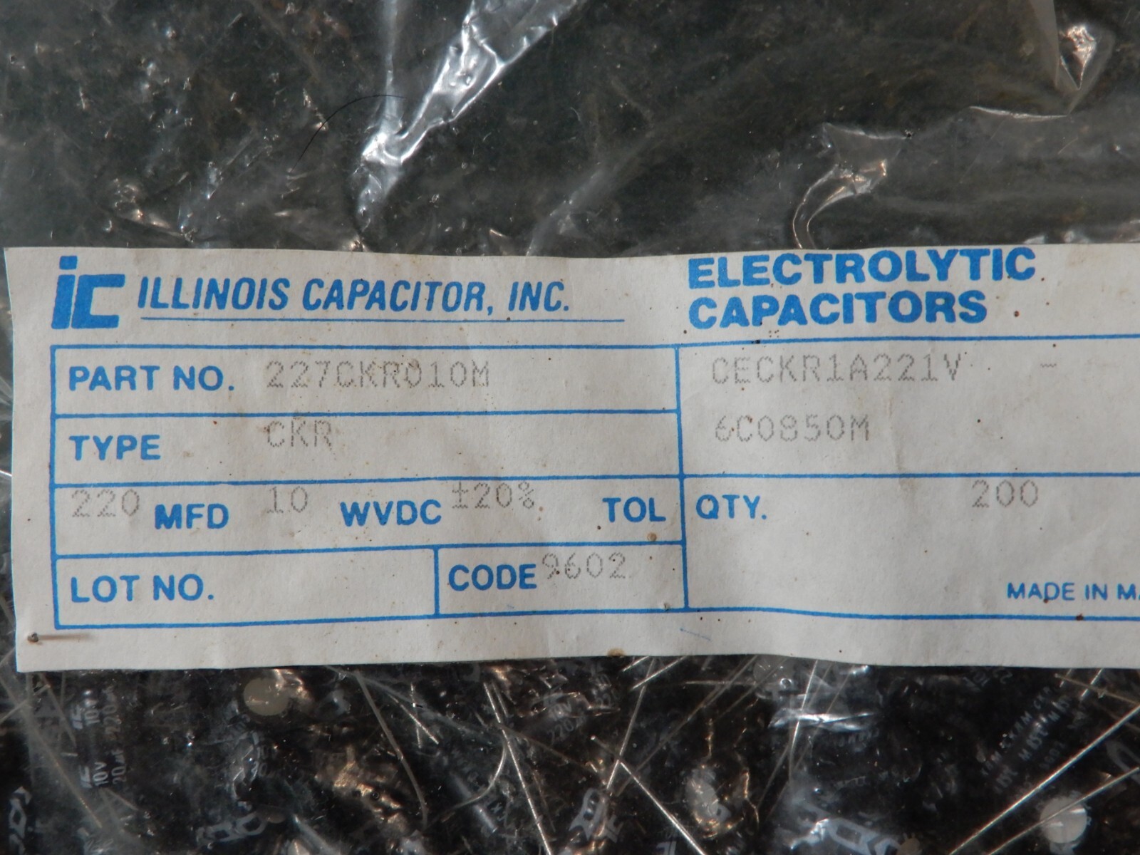 Illinois Capacitor 220uf 10V Electrolytic Capacitors Qty 200 NOS Sample = 190uf