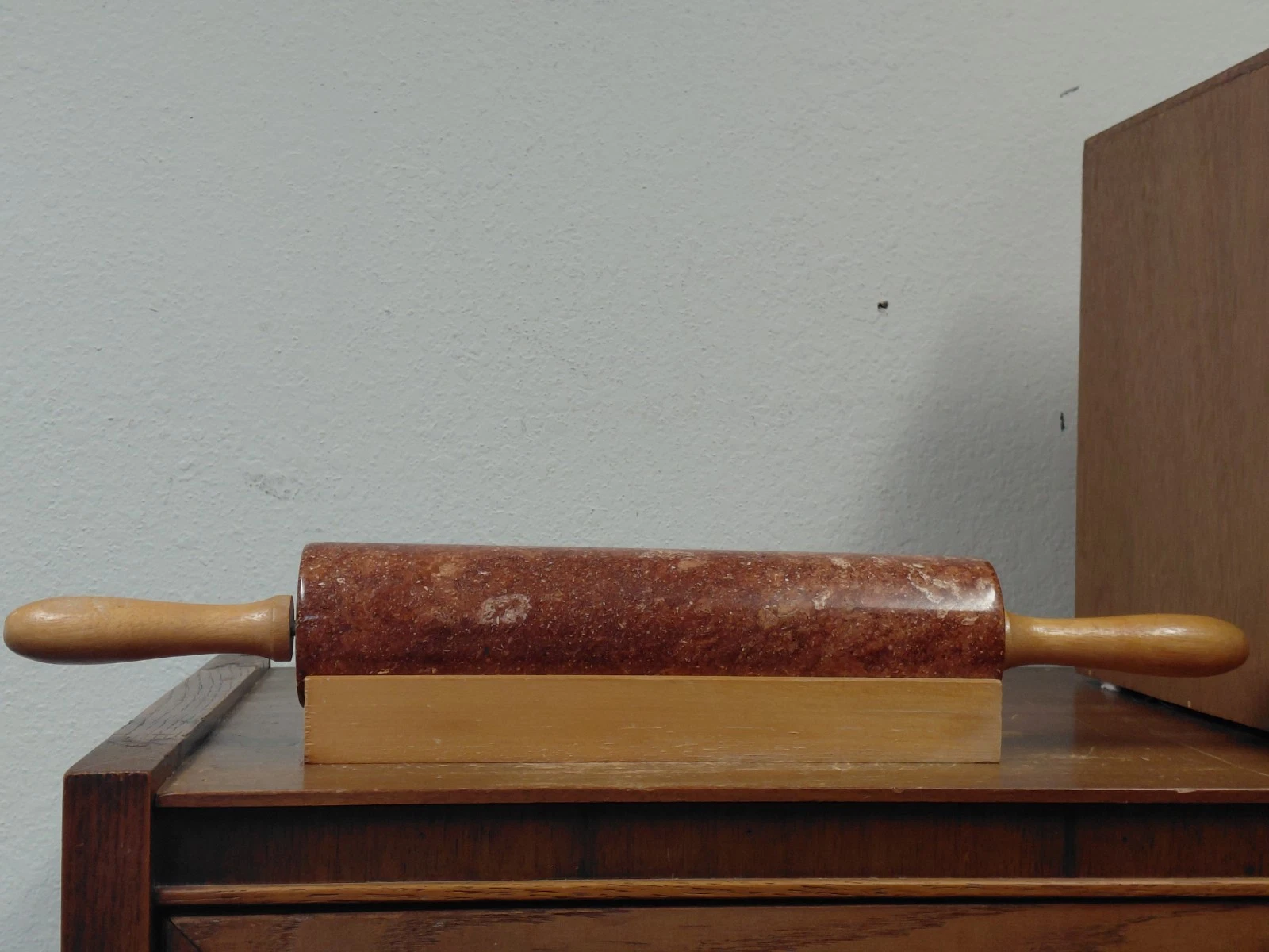 Vintage 18" Brown Marble Rolling Pin w Wood Handles and Hardwood Stand VGUC
Opens in a new window or