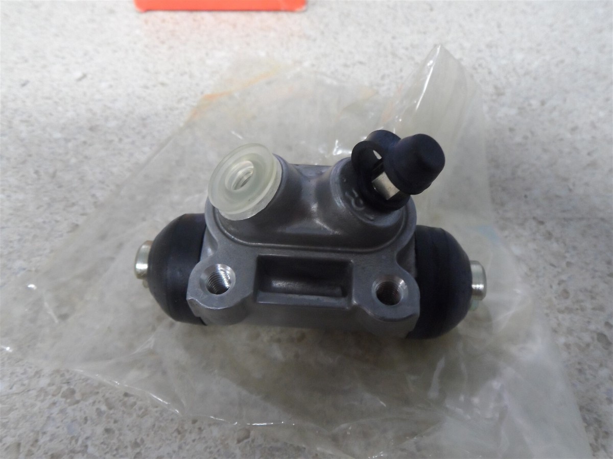 NOS OEM Kawasaki Right F Brake Cylinder 86-87 KLF300A1/A2 Bayou