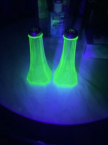 Vintage Green Depression glass salt and pepper shaker uranium glass