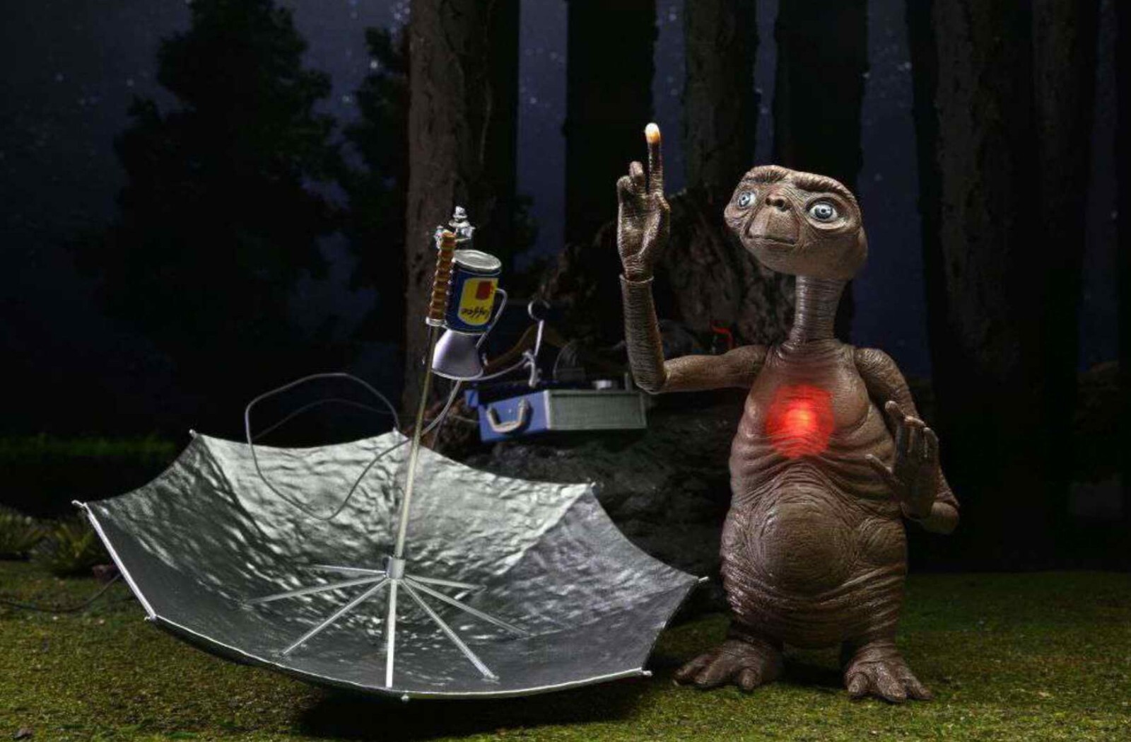 Figurine ET l'Extra-Terrestre cadeau idéal cinéphile avec cœur LED