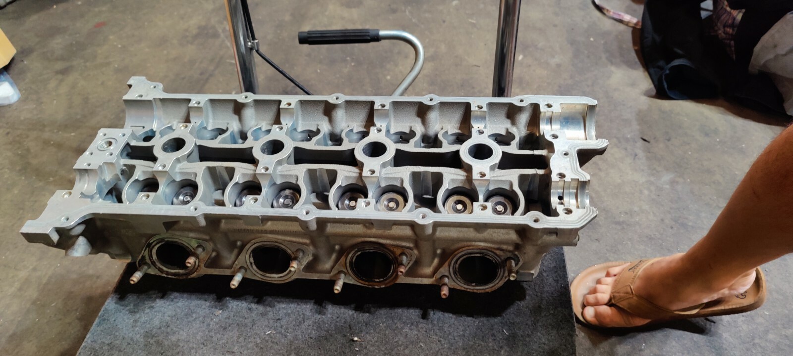 2004 Maserati Quattroporte M139 Cylinder Head Left Driver 2205255 4.2L V8