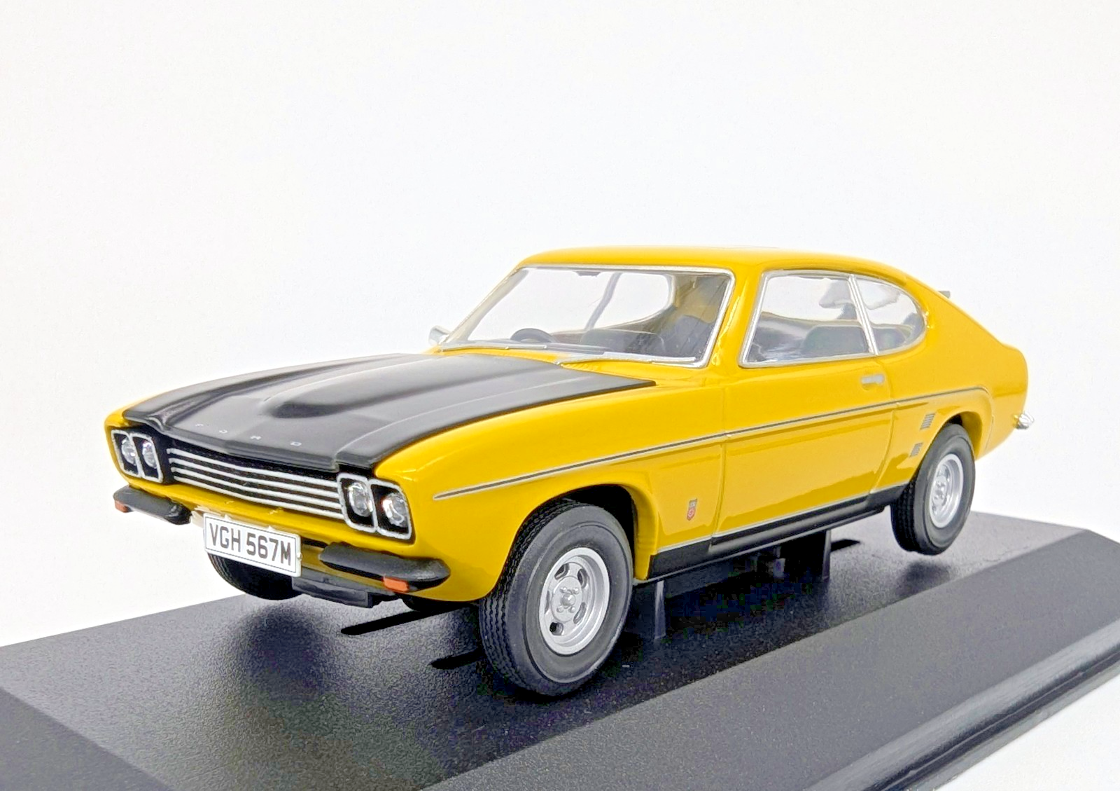 Corgi Vanguards Ford Capri Mk1  3.0 GXL Daytona Yellow Richard Hammond VA13319