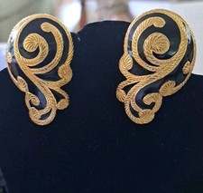GORGEOUS VTG COUTURE CHRISTIAN DIOR GOLD TONE BLACK ENAMEL EARRINGS 