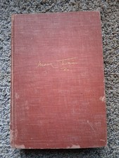 Mark Twain Book Many Chapters.