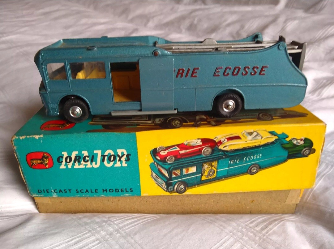 CORGI TOYS 1126 ECURIE ECOSSE RACING CAR TRANSPORTER WITH AND