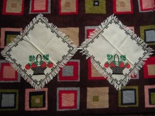 2 NOS VTG 80'S MULTICOLOR STRAWBERRY BASKET EMBROIDERY FRINGE LINEN DOILY9"X8.5"