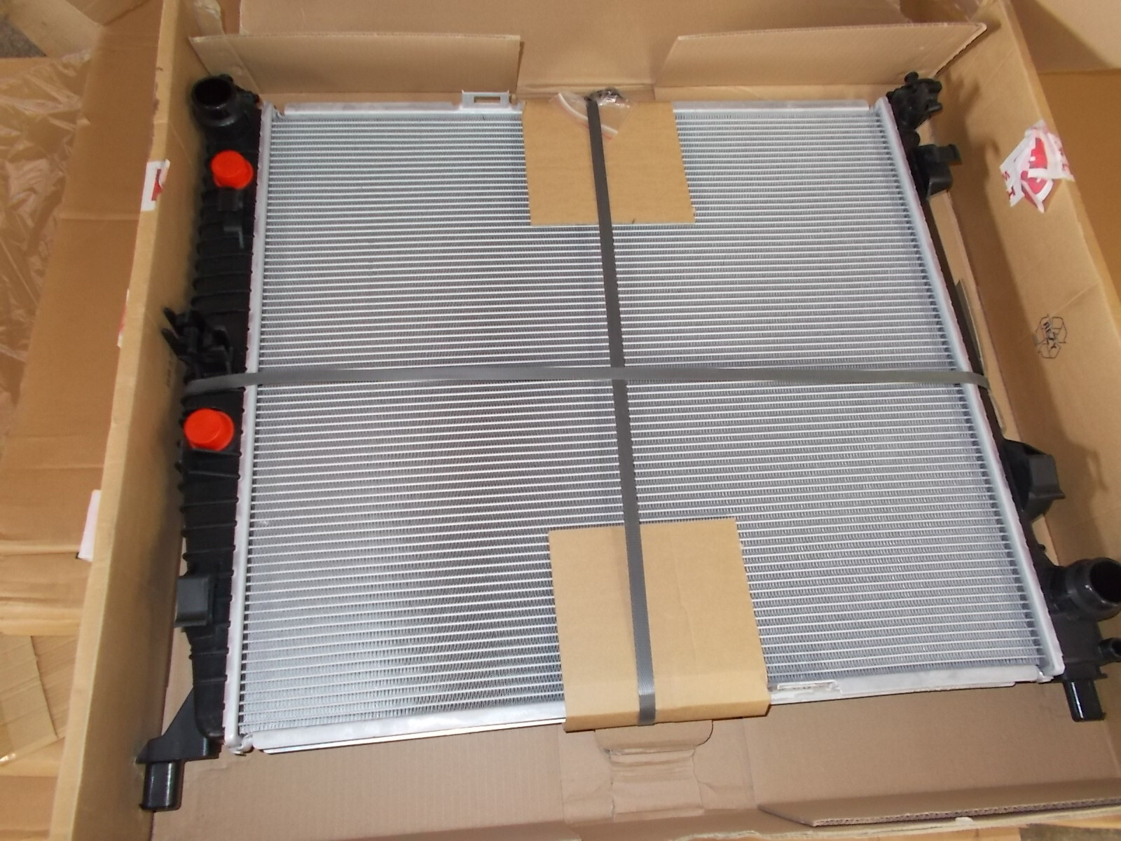 MERCEDES VARIOUS MODELS GENUINE NISSENS COOLANT RADIATOR 67188 NEW OLD STOCK
