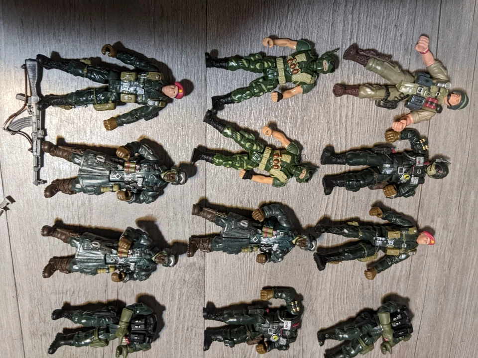 READ True Heroes Military Tactical 1:18 Toys R Us Soldiers Army Men Figure Lot - Image 2 of 3