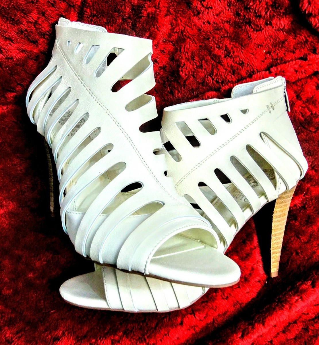 Vince Camuto shoes Size Amendia warm white alicante sheep