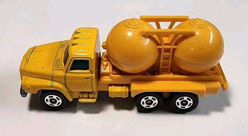 Tomica #16 Yellow Nissan Diesel Truck 1/102 Diecast/Plastic Double Tanker Japan - Picture 4 of 10