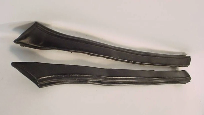 Used Pair 1967 Mercury Cougar Black Interior A Pillar Post Pads Trim Foto 4 de 4